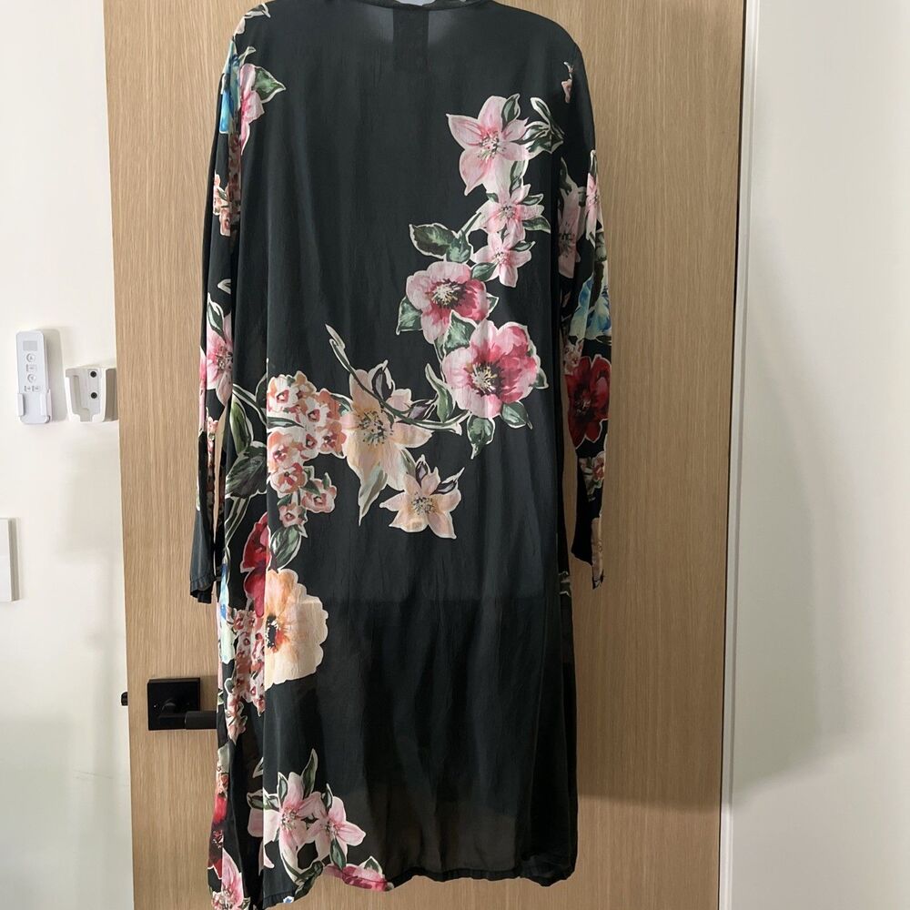 Johnny Was Black Floral V-Neck Dress Size Small Oversized Button Down Rayon - Picture 7 of 9